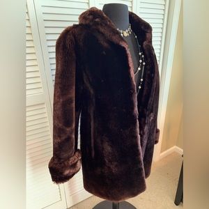 ROSHEKS dubuque Vintage Real Fur Coat